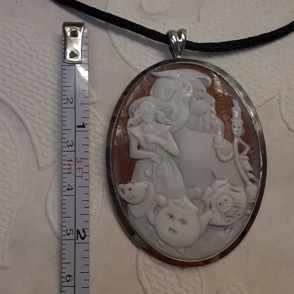 925, Made in Italy, Hand Carved Cameo, Beauty & The Beast. Pendant & Brooch. - Picture 12 of 17